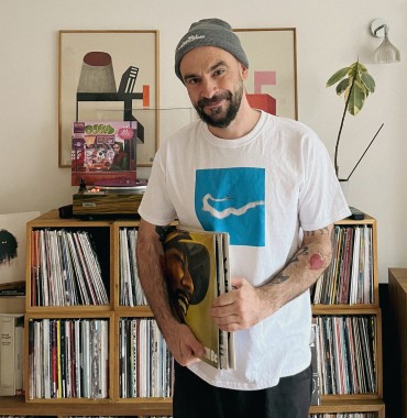 T-shirt "NIEMOC" biały