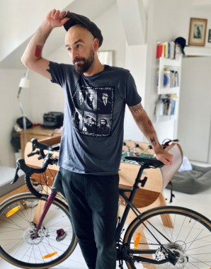 T-shirt "FISZ EMADE TWORZYWO"